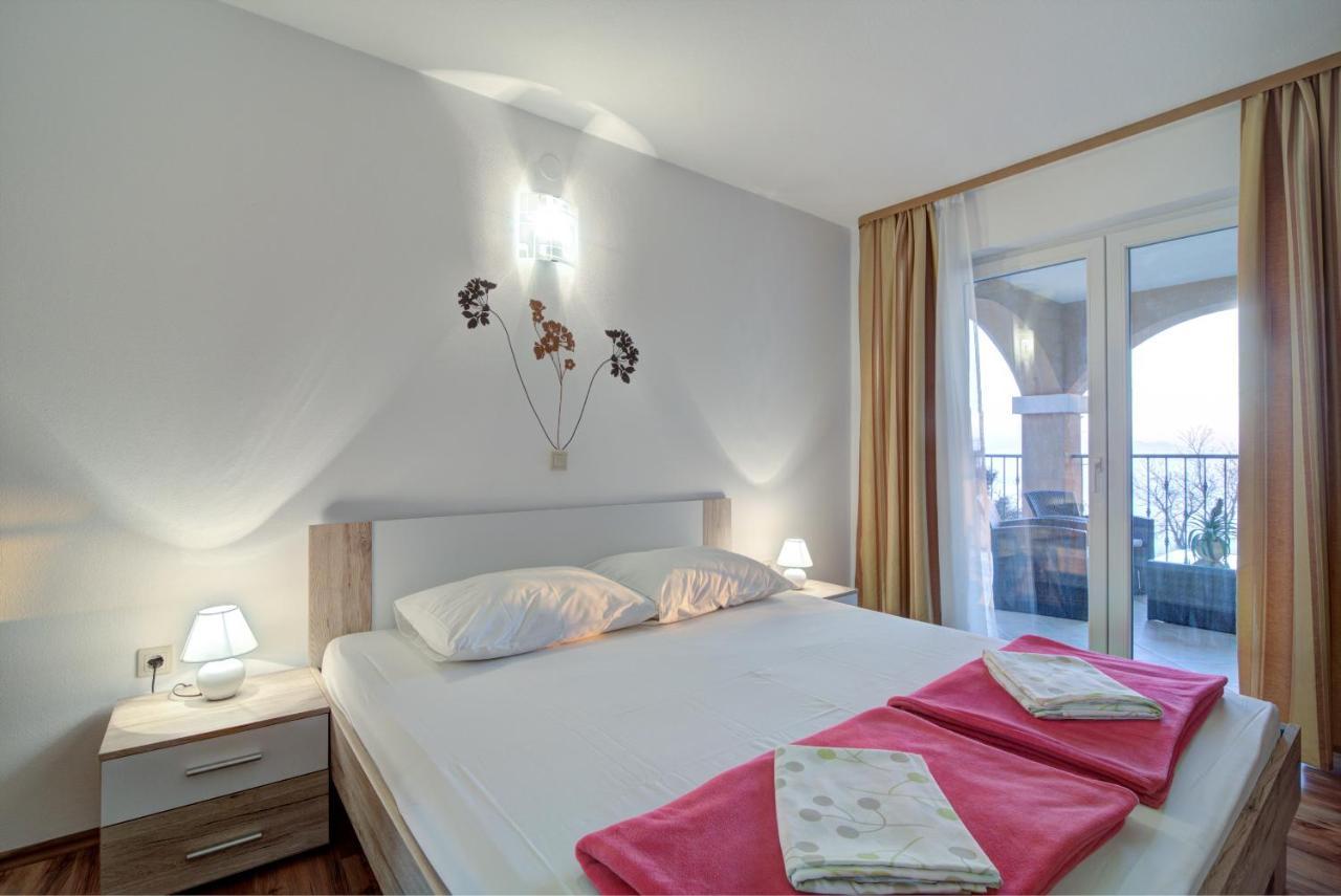Apartments Lucia Senj 1 Exteriér fotografie