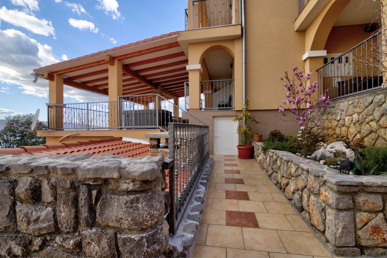 Apartments Lucia Senj 1 Exteriér fotografie